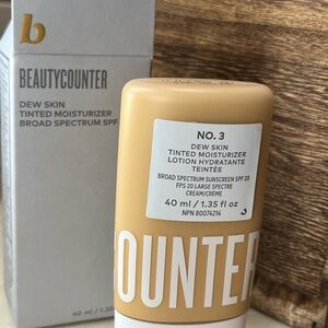 Beautycounter Dew Skin Tinted Moisturizer No.3